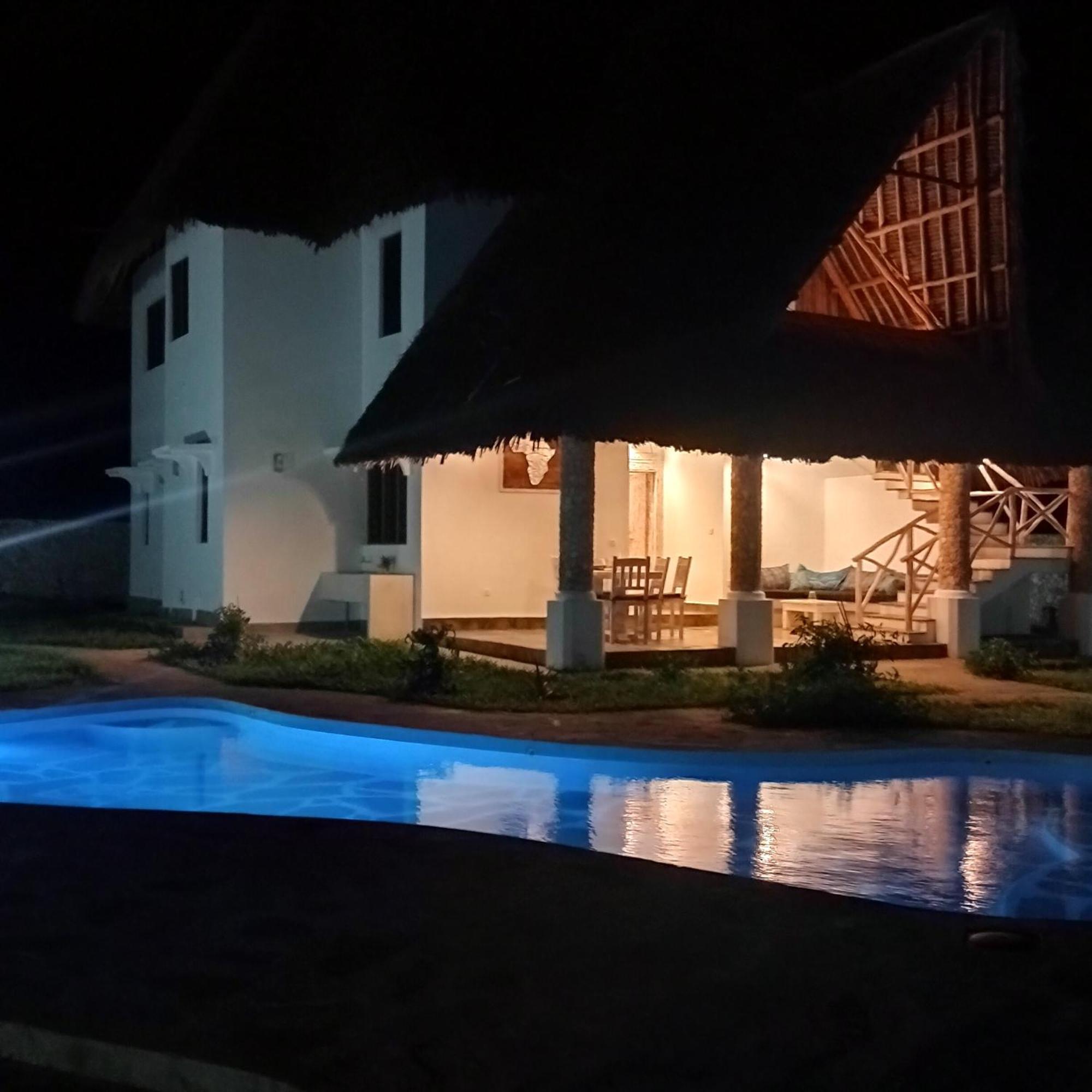 Nyuso Za Afrika Bed & Breakfast Watamu Exterior photo