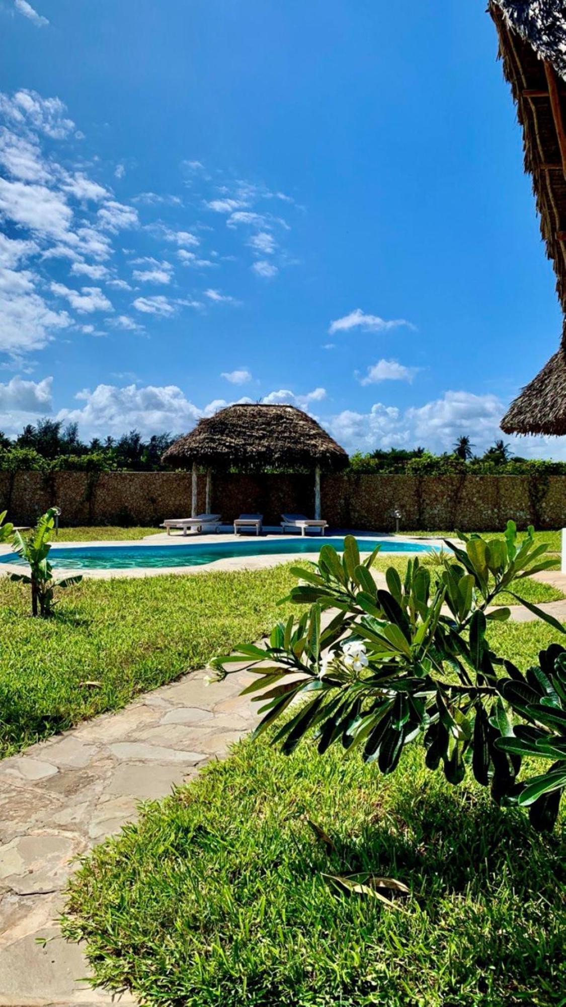 Nyuso Za Afrika Bed & Breakfast Watamu Exterior photo